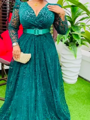 Robe élégante longue de soirée à dentelle d'orient/centre de Lyon/Paris/Grenoble/Marseille/France