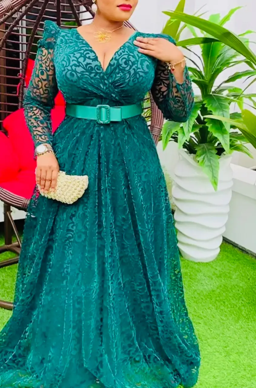 Robe élégante longue de soirée à dentelle d'orient/centre de Lyon/Paris/Grenoble/Marseille/France